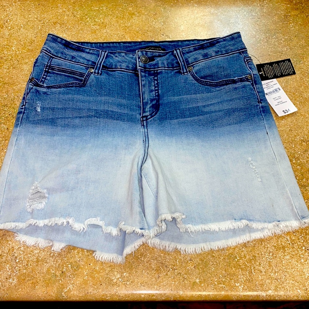 Ombré Jean shorts! NWTs! 💙💙